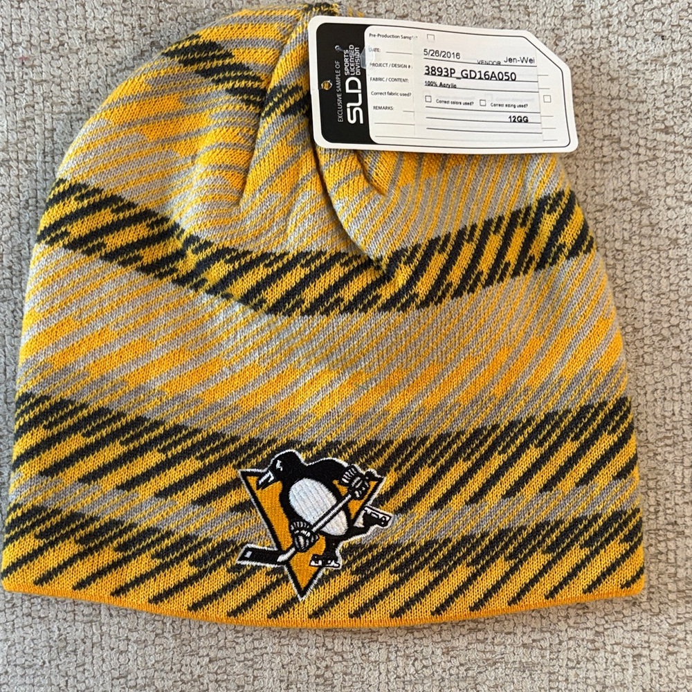 Adidas Pittsburgh Penguins Yellow and Black Beanie sample rare